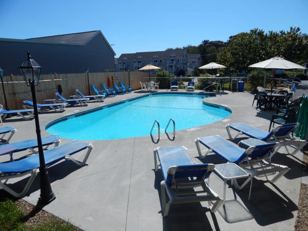 Vinyl Pool by Pinnacle Pools and Spas