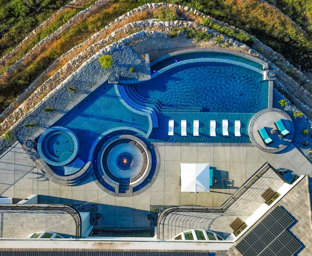 Freeform Pool - Pinnacle Pools and Spas